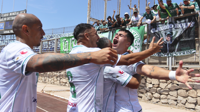 Wanderers se encaramó al liderato con un dramático triunfo en su visita a San Marcos de Arica