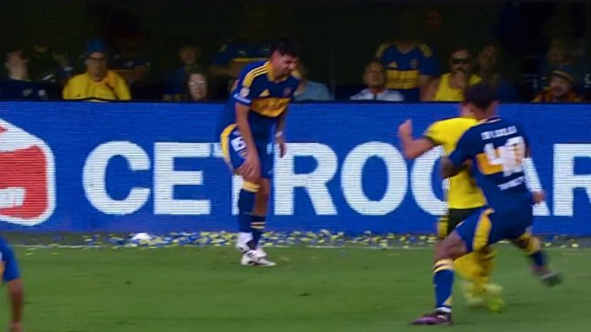 [VIDEO] Williams Alarcón fue sustituido por lesión en el partido de Boca ante Defensa y Justicia