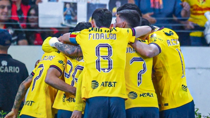   Diego Valdés y Víctor Dávila ingresaron en el triunfo que dejó puntero a América 