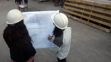   Partamos por Casa: La creciente incorporación de mujeres a la construcción 