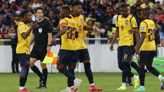 La selección ecuatoriana aterrizó en Chile para enfrentar a La Roja