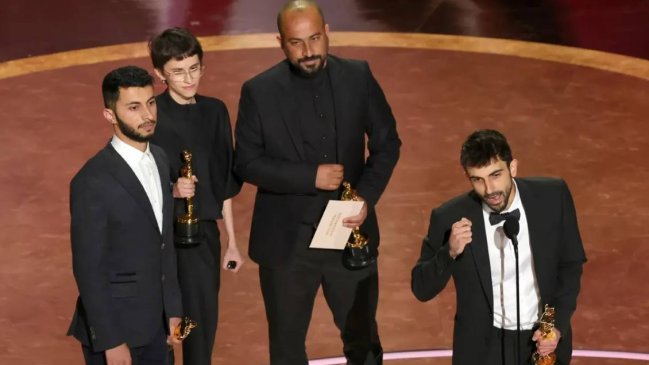 Israel liberó a director palestino del Óscar a mejor documental tras una noche detenido