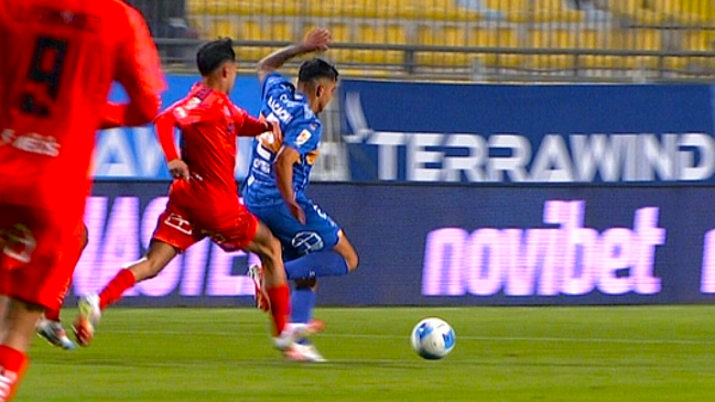 [VIDEO] ¿Era para roja? La polémica expulsión de Altamirano en la caída de la U ante Everton