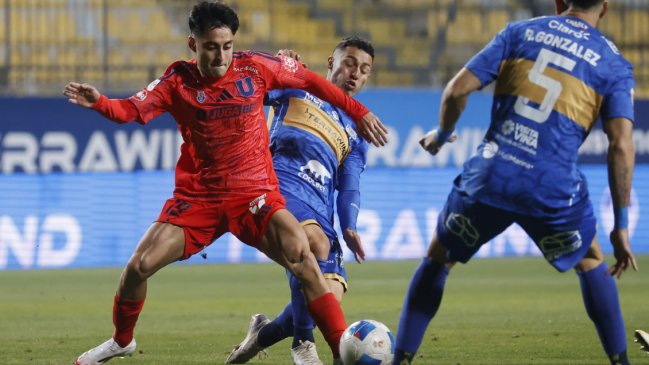 Comisión de Arbitros borró la tarjeta roja a Javier Altamirano y podrá jugar ante Colo Colo