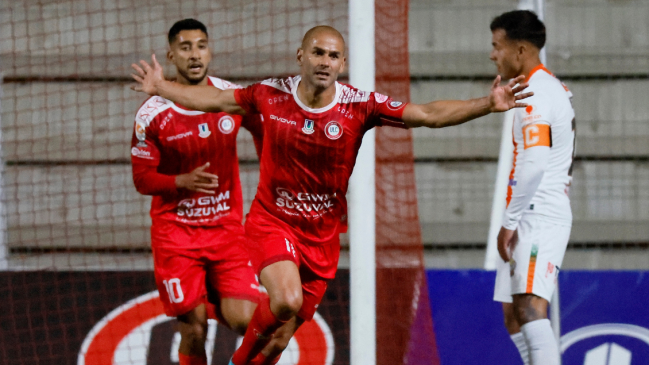 La Calera remontó ante Cobresal y escaló puestos en la tabla de posiciones de la Liga de Primera