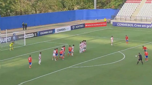 [VIDEO] El tremendo golazo de tiro libre de Alonso Olguín para La Roja Sub 17 ante Perú