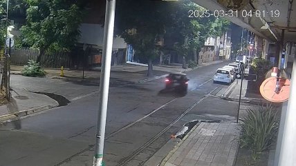   Conductor en estado de ebriedad se estrelló contra una casa en Santiago 