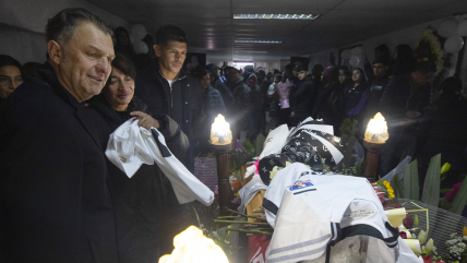   Aníbal Mosa y Esteban Pavez se presentaron al velorio de Martina Pérez 