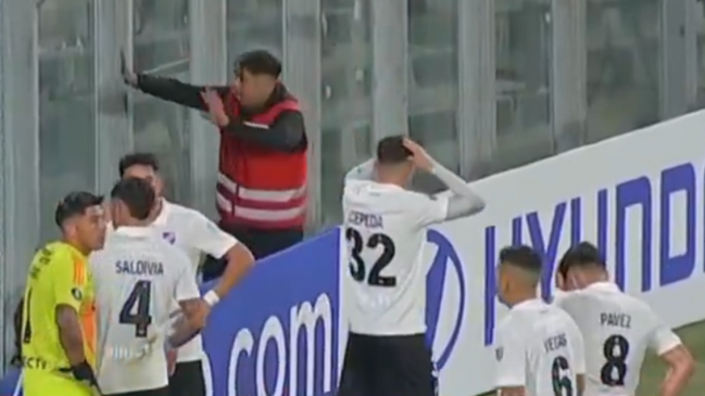 [VIDEO] Así fue la reacción de los jugadores de Colo Colo al enterarse del fallecimiento de dos hinchas