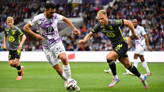 Toulouse de Gabriel Suazo sufrió ante Lille su cuarta derrota consecutiva