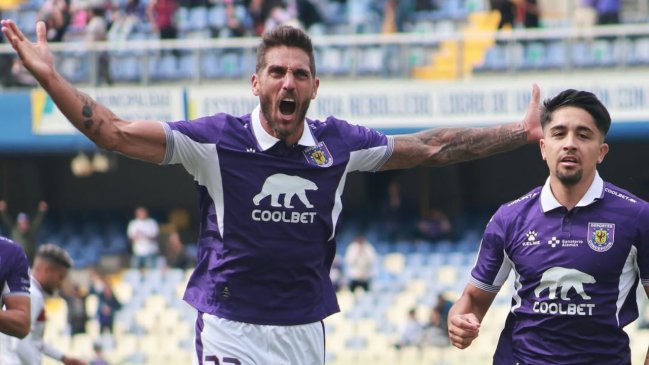 [VIDEO] Joaquín Larrivey anotó un golazo en triunfo de Deportes Concepción sobre Copiapó