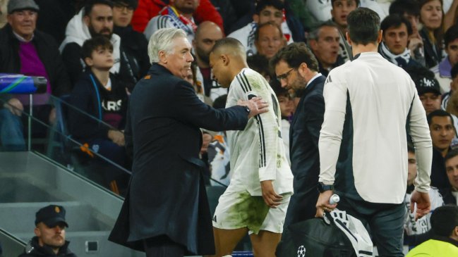 Mbappé será sometido a exámenes tras sufrir una lesión en el tobillo en la derrota ante Arsenal