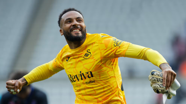 Lawrence Vigouroux fue titular en la victoria de Swansea City frente a Hull City