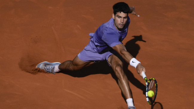 Fils chocará con Alcaraz en las semis de Barcelona tras el retiro de Tsitsipas