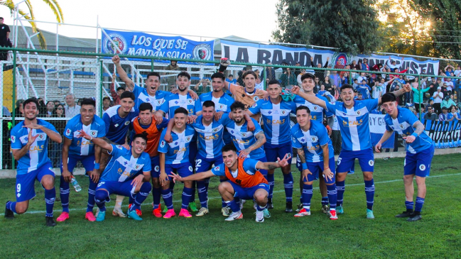 Deportes Santa Cruz remontó a Curicó Unido y salió de la parte baja en el Ascenso