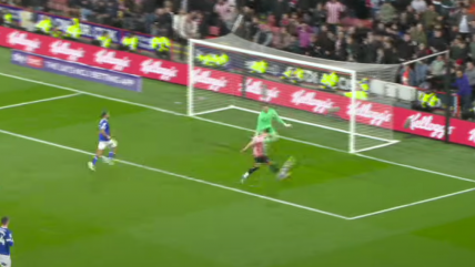   Ben Brereton marcó su cuarto gol por Sheffield United ante Cardiff en Championship 