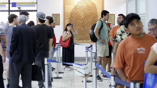 Demócratas proponen endurecer requisitos para acceder a la nacionalidad chilena