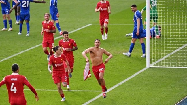 Liverpool quedó a un paso de sellar su título y confirmó el descenso de Leicester