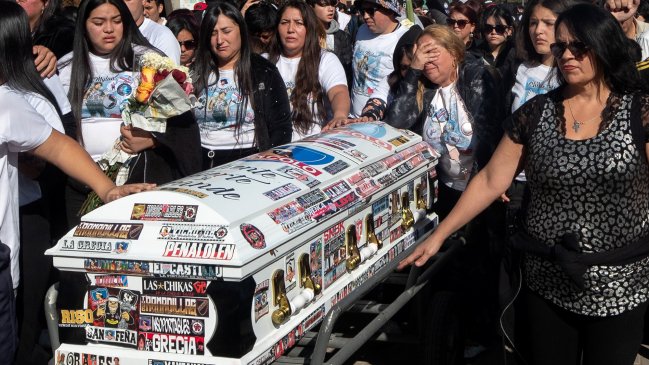 Familia del menor que murió en el Monumental presenta querella por homicidio