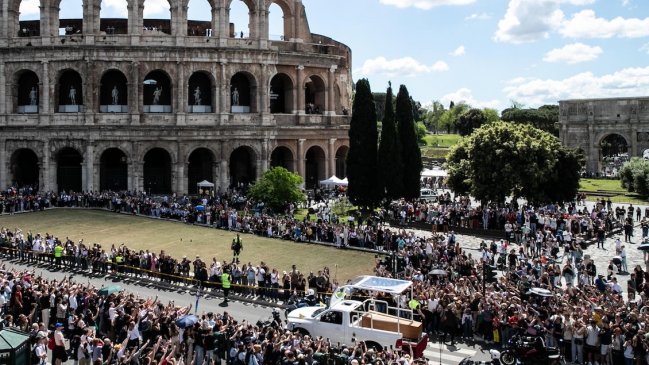 Roma brindó multitudinario adiós al papa Francisco en su último viaje