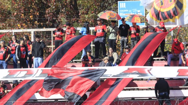 Hinchas de Rangers lanzaron proyectiles en el encuentro ante Santiago Wanderers