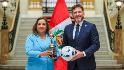   Alejandro Domínguez y Dina Boluarte presentaron a Lima como sede de la final de la Copa Libertadores 