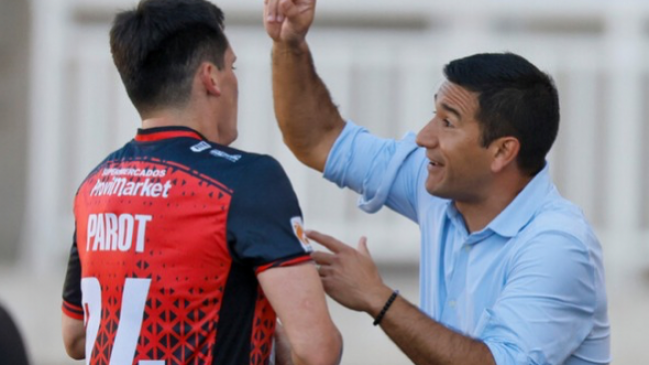 Víctor Rivero celebró y sacó pecho tras el triunfo de Limache sobre Colo Colo