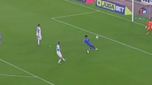 [VIDEO] ¡Estaba solo! la increíble ocasión que desperdició Nicolás Guerra frente al arco de la UC