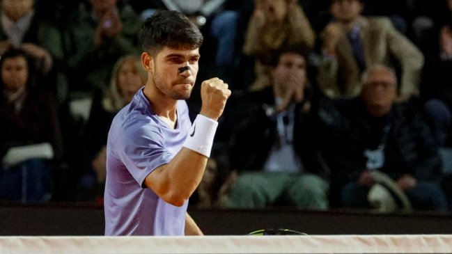 Alcaraz dejó en el camino a Djere y avanzó a octavos de final en Roma