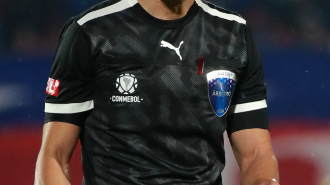 Conmebol designó árbitros para partidos de equipos chilenos en Libertadores y Sudamericana