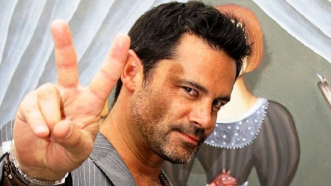 Con emotivos bailes y recuerdos realizan evento homenaje a Felipe Camiroaga