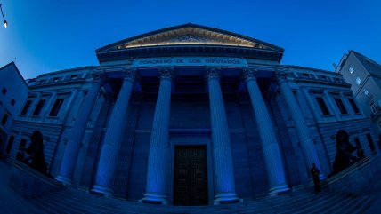   Congreso español evalúa modificar acreditaciones de prensa debido a 