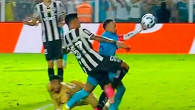 [VIDEO] Neymar hizo un gol con la mano, fue expulsado y Santos quedó en zona de descenso