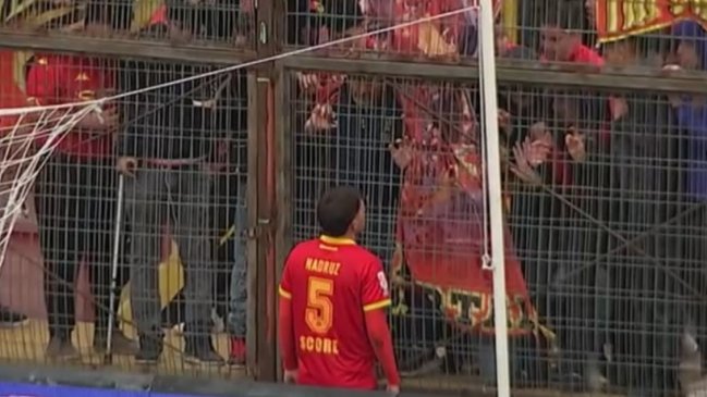 Agustín Nadruz vivió tenso momento con hinchas de Unión Española