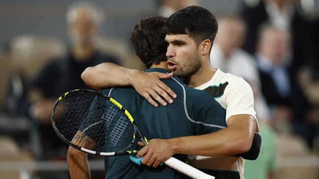Alcaraz aprovechó el retiro de Musetti para meterse en la final de Roland Garros