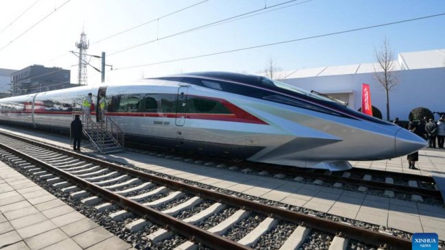 China pone a prueba en vía su tren CR450, diseñado para operar comercialmente a 400 km/h