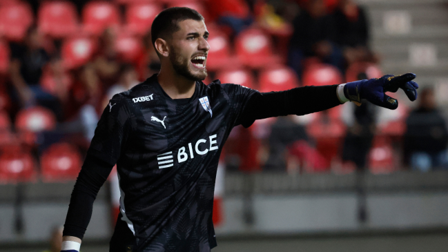 Universidad Católica comunicó la salida de Thomas Gillier