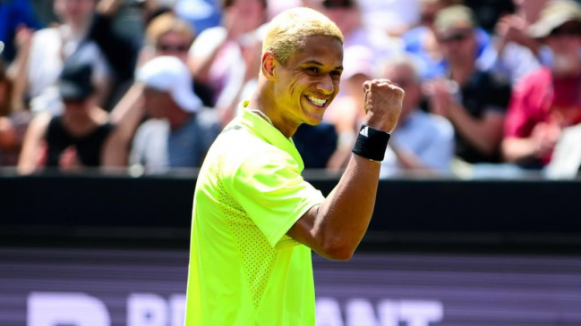 Gabriel Diallo conquistó su primer título ATP en 's-Hertogenbosch tras vencer a Zizou Bergs