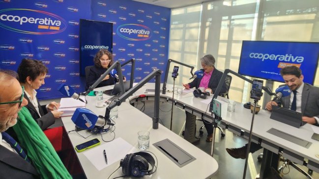 El Primer Café: Candidatos oficialistas contrastaron propuestas en seguridad, economía y salud