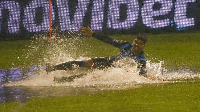 Huachipato vino de atrás y logró un heroico empate ante Palestino bajo la lluvia de Talcahuano