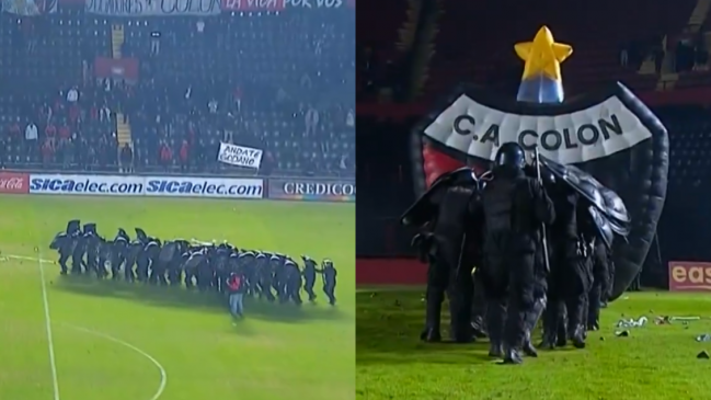 [VIDEOS] Hinchas de Colón desataron el caos y se pelearon con policías en Argentina