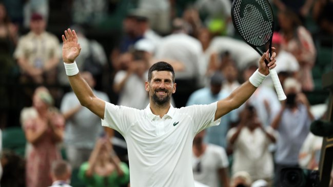 Novak Djokovic sufrió más de la cuenta para avanzar a segunda ronda en Wimbledon