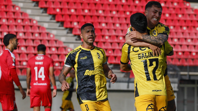 Coquimbo Unido arrasó con Unión La Calera para confirmar su paso a cuartos de la Copa Chile