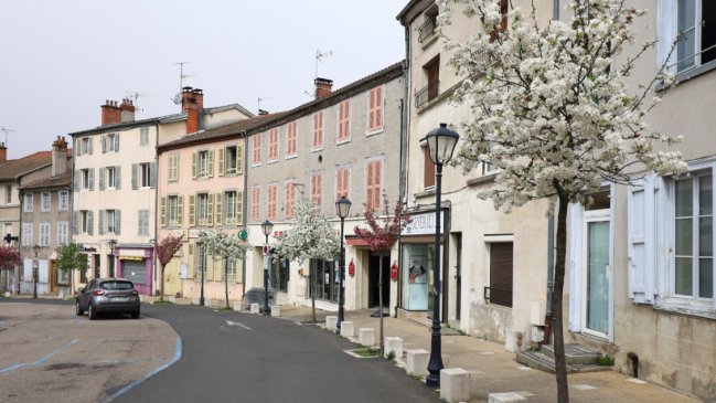 Pueblo de Francia vende casas a $1.000 para atraer a nuevos habitantes