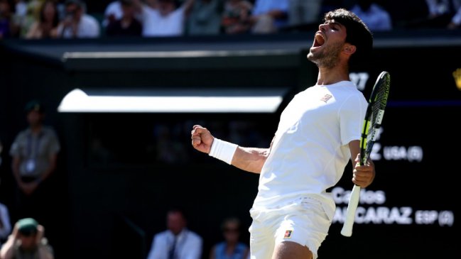 Alcaraz doblegó a Fritz y jugará su tercera final de Wimbledon