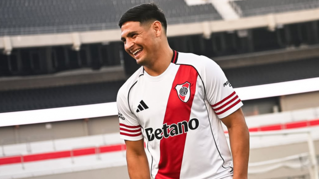 River Plate oficializó la llegada de Maximiliano Salas desde Racing Club