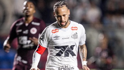   Neymar volvió a las canchas con gol en victoria de Santos 