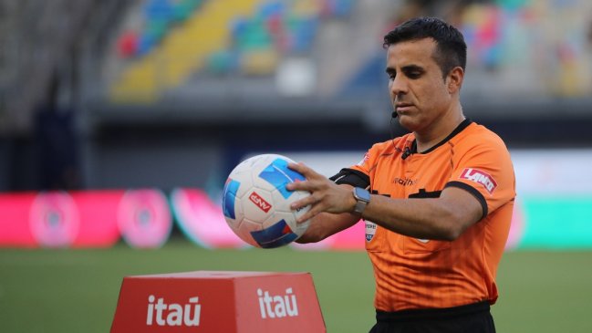 [VIDEO] Piero Maza confirmó para todo el estadio el penal a favor de la U