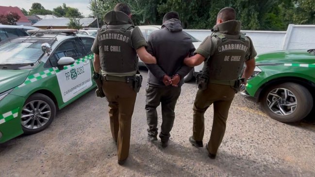 Auto sin patente hizo caer a cuatro delincuentes que acumulan 133 detenciones