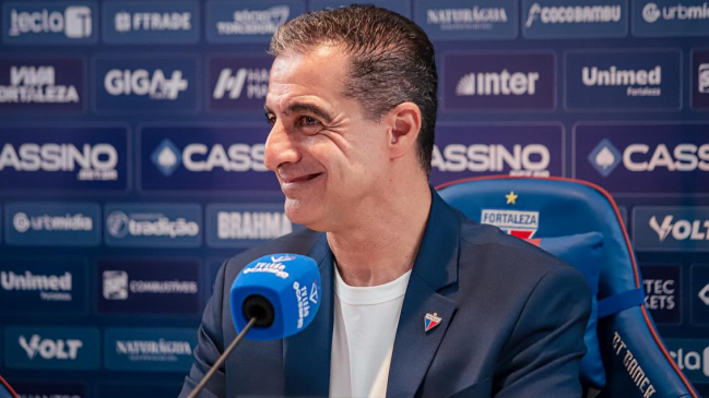 Renato Paiva asumió como técnico de Fortaleza tras su salida desde Botafogo